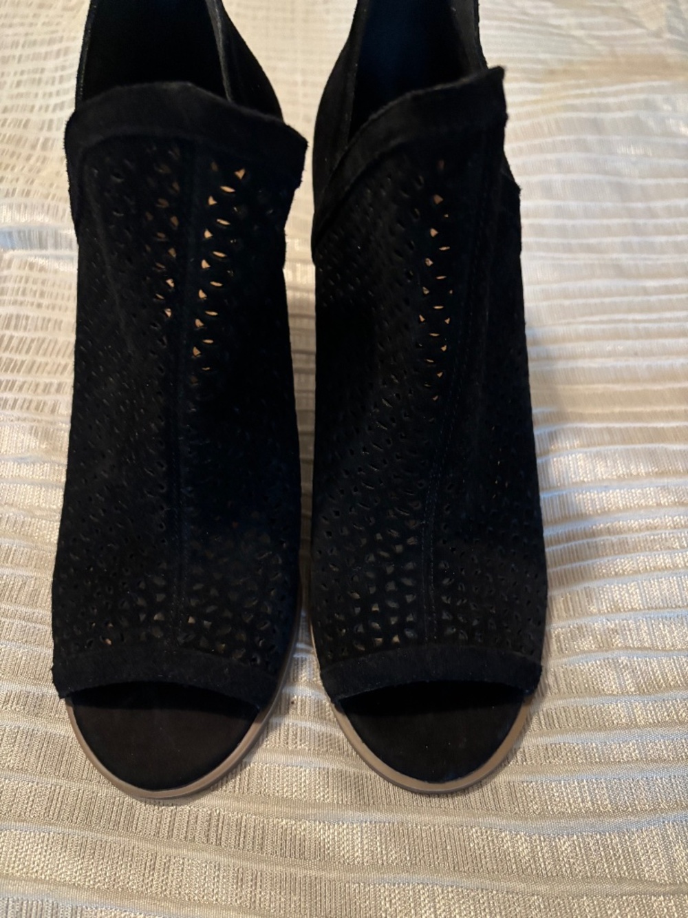 Lucky Brand Lakmeh Black Suede Peep Toe Booties Size 9 NWOB